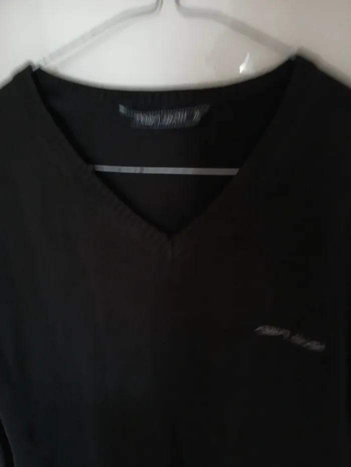 Pull noir - photo numéro 2