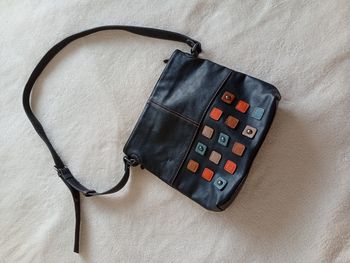 Sac bandoulière noir et multicolore. Ixoo 