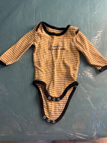 Lot de 4 bodies 1 mois