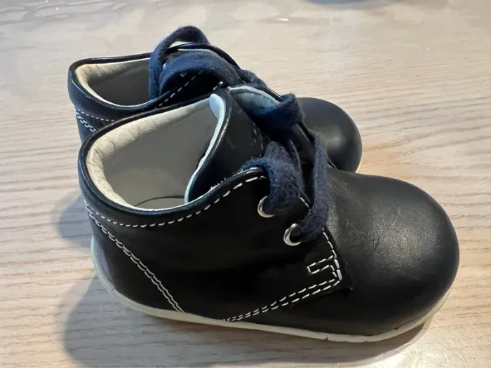 Chaussure bébé - photo numéro 2