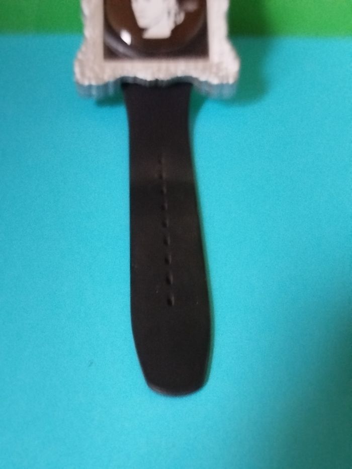 Montre Swatch portrait by Jeremy Scott - photo numéro 4