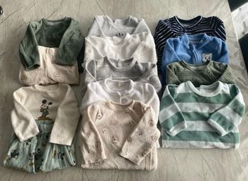 Lot de 11 pyjamas 