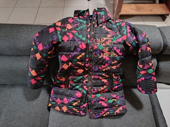 A saisir, doudoune fille taille 11/12 ans ( Bien lire merci)