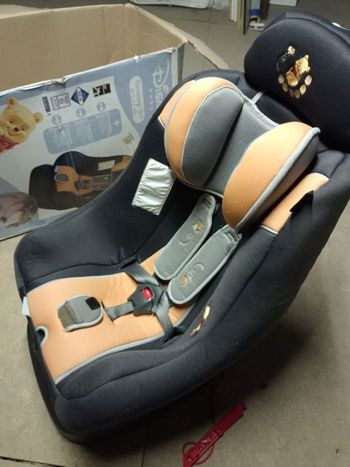 Siège auto complet Winnie l'Ourson Disney Baby