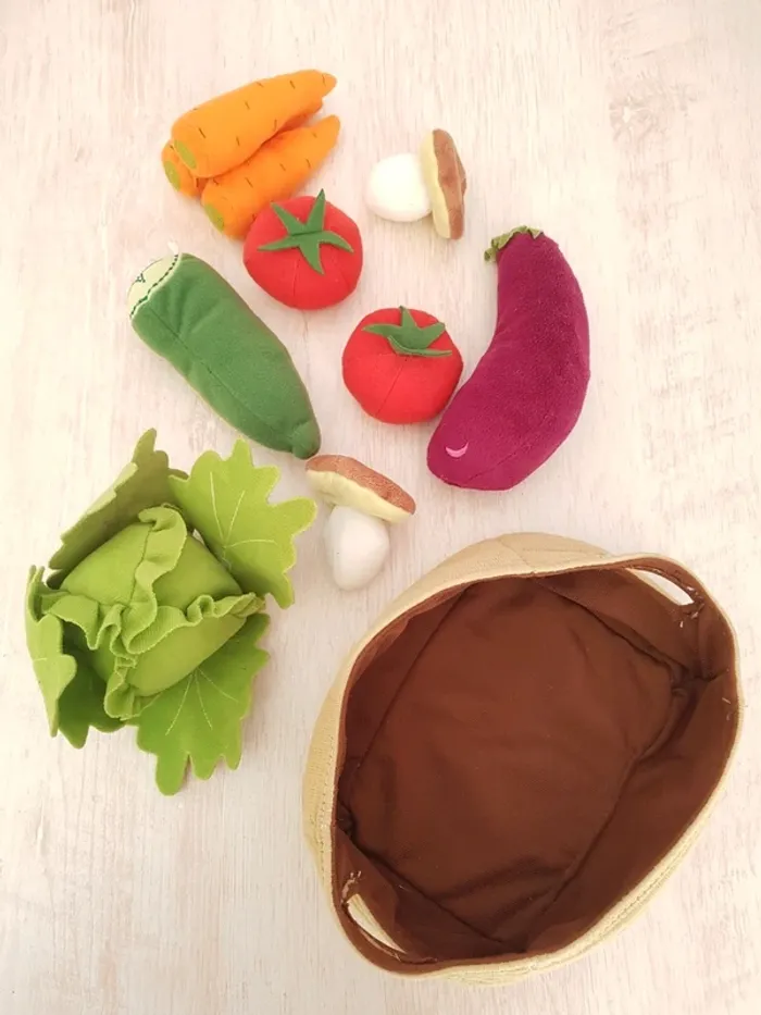 Panier en tissu et lot de légumes du potager - photo numéro 2