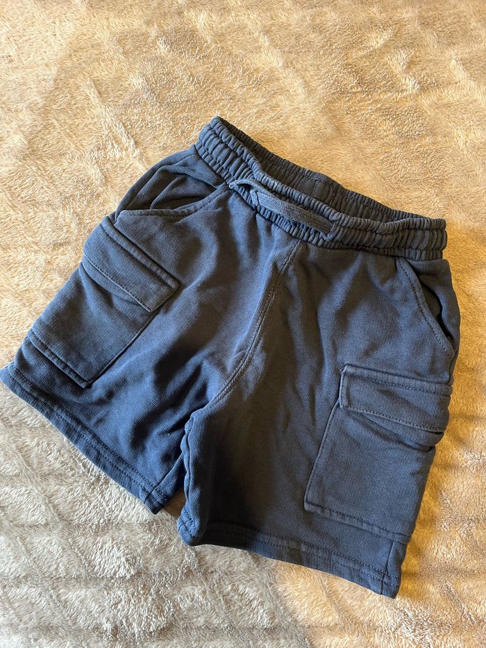 Lot de 2 shorts Zara T.18-24 mois - photo numéro 2