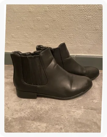 Bottines plates noires