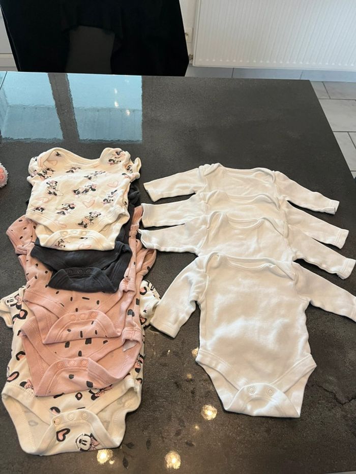 Lot de 9 bodys taille naissance Disney - photo numéro 3
