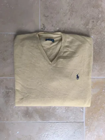 Pull col V laine d'agneau Ralph Lauren homme jaune logo marine