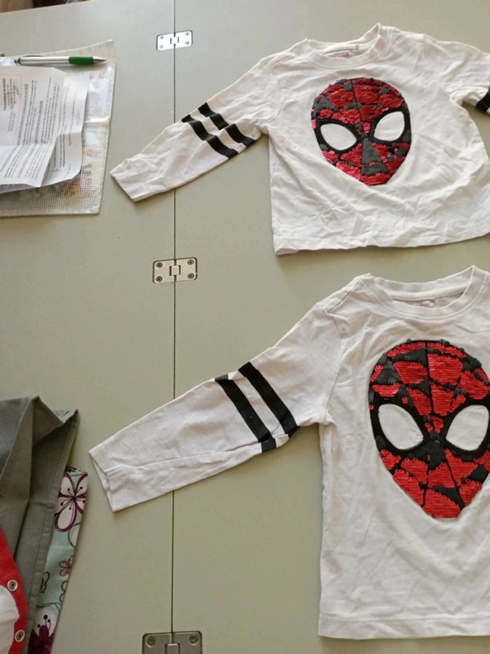 Lot de 2 tee shirt manche longue spiderman 2 ans paillettes - photo numéro 4