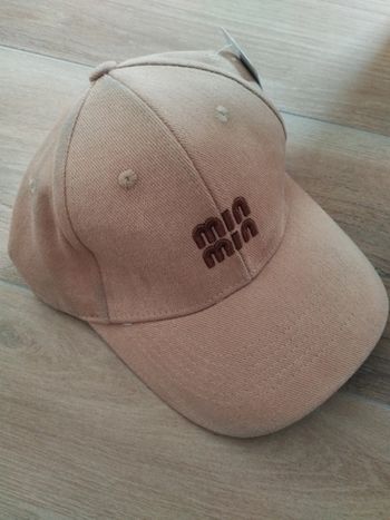 Casquette beige/marrone brodé neuve