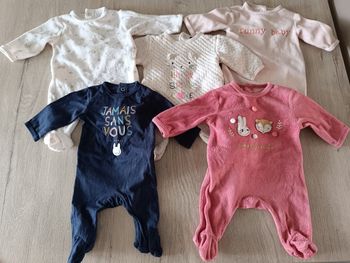 Lot de 5 pyjamas grenouillère de la marque Kiabi 
