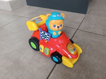 Titours, champion de course voiture