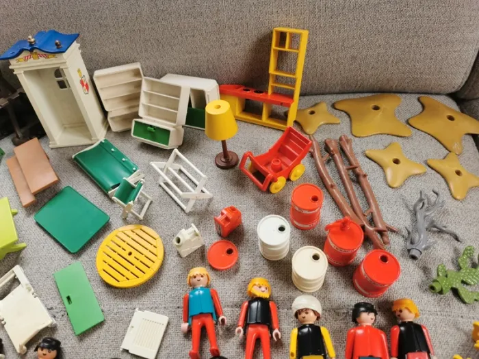 Gros lot 81 accessoires personnages et chevaux playmobil geobra vintage 1974 - photo numéro 6