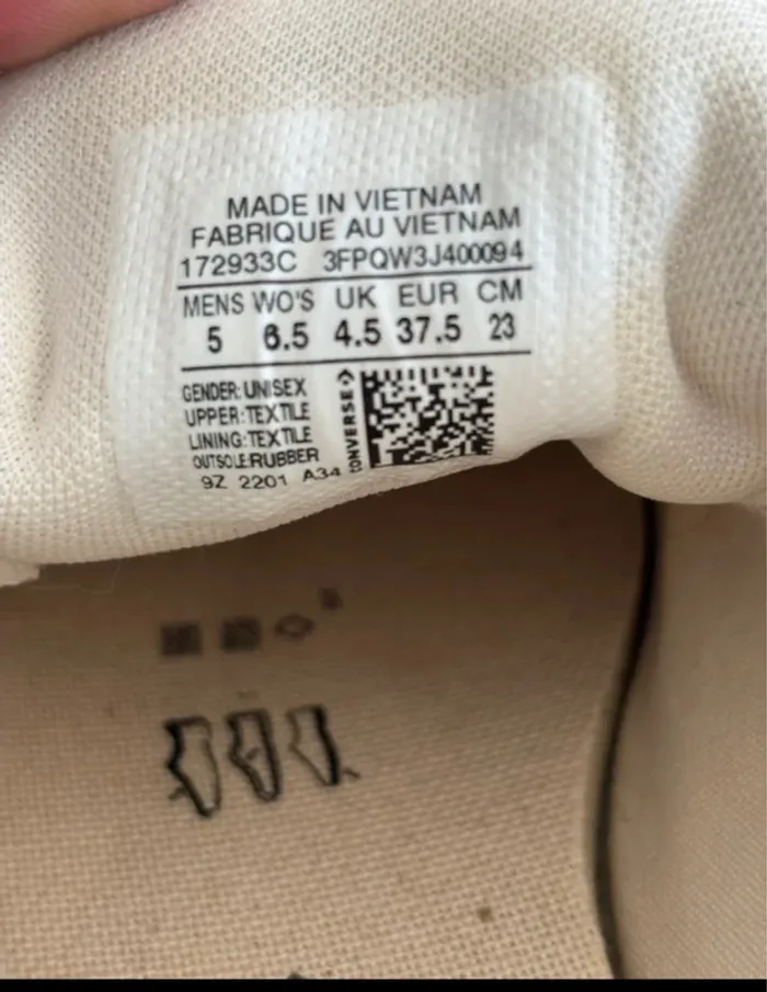 Converse x Much Love One Star OX – Taille 37,5 – État comme neuf - photo numéro 14