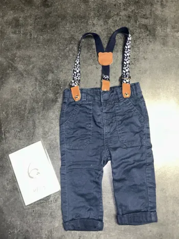 Pantalon à bretelles
