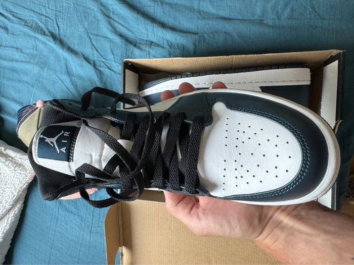 Air Jordan 1 Mid Navy / White – Taille 41 – Neuf avec boîte - photo numéro 2