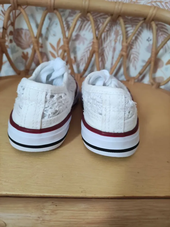 Baskets Kiabi ajourées blanches – Pointure 24 – Bon état - photo numéro 4