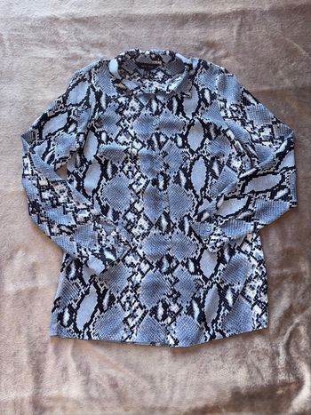 Chemise imprimé python New Look – effet satiné taille S en très bon état