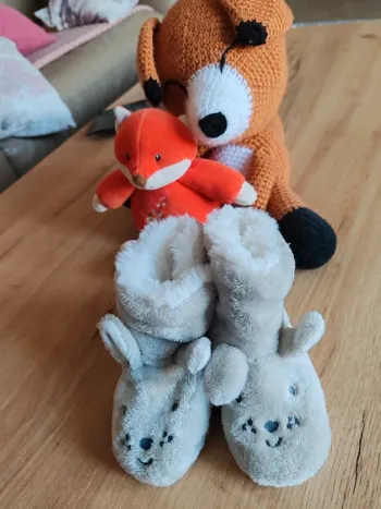 Chaussons fourrés garçon lapins neufs la halle 20 =semelle 12 cm