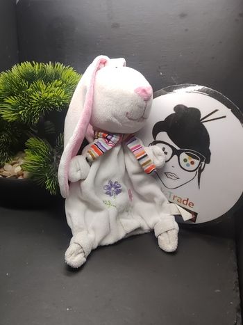 Doudou plat lapin blanc rose fleurs Écharpe Violet Rayé cp international 3706