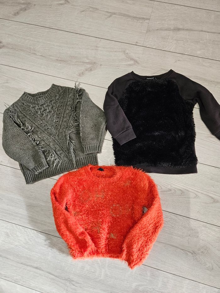 Lot pulls fille 3 ans - photo numéro 2