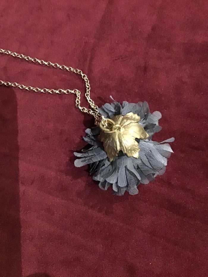 Joli sautoir fleur vintage - photo numéro 4