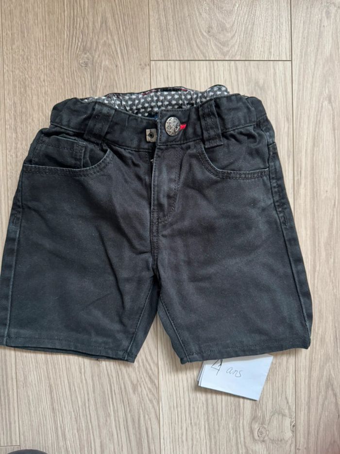 Short 4 ans