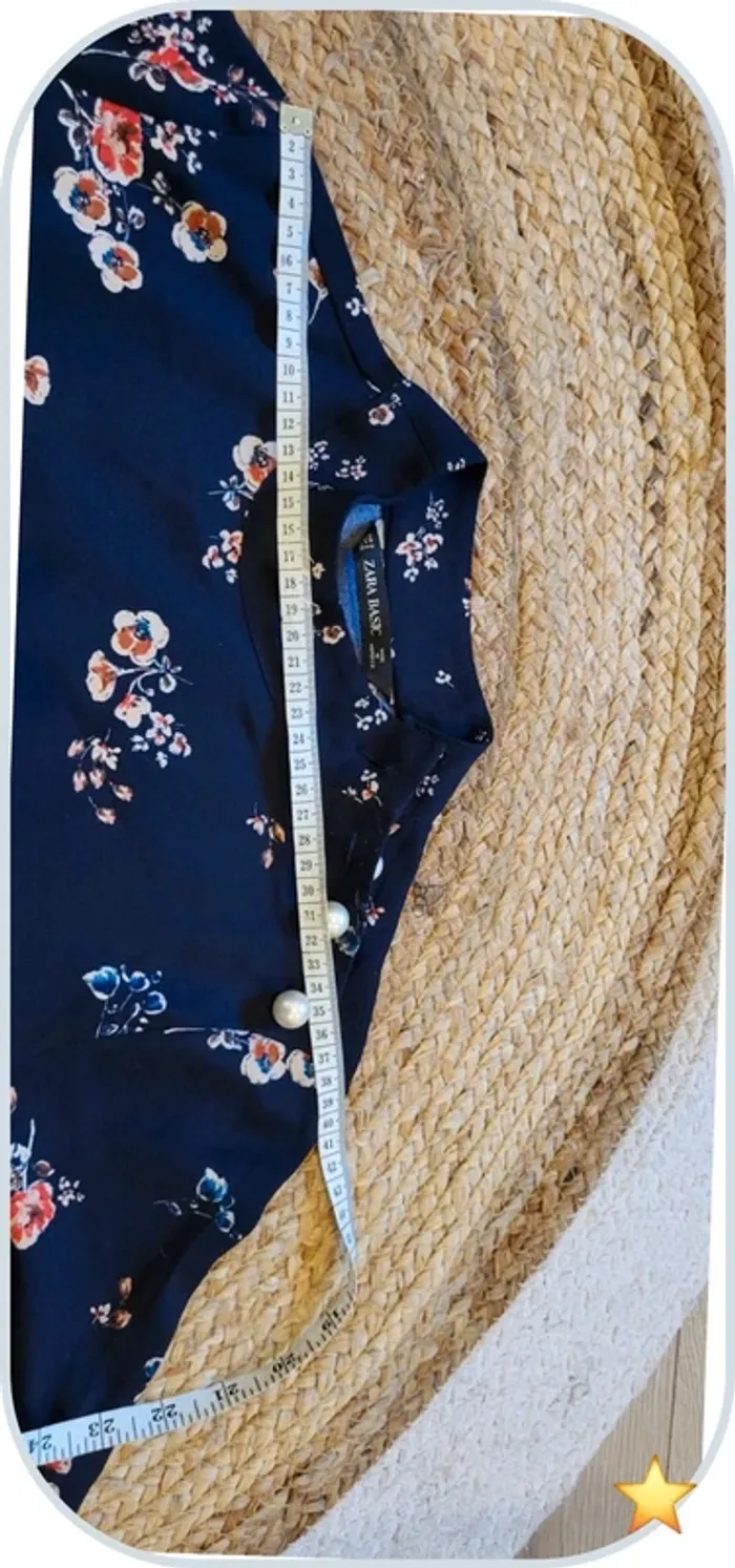 Blouse fleurie Zara - Taille S - Bleu Marine - Très bon état - photo numéro 6