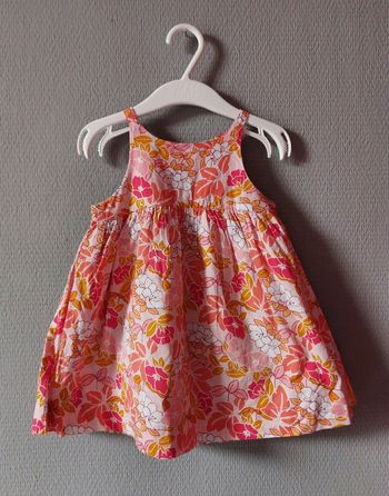 Robe fleurie (culotte comprise)