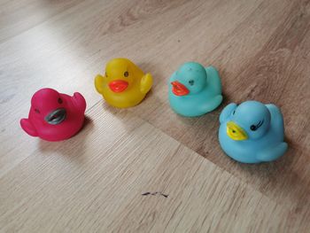 Jouets de bain 4 petits canards en caoutchouc