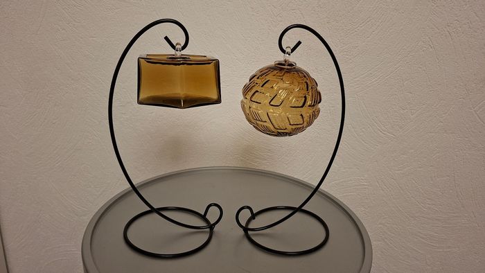 Supports neufs pour boule de Noël