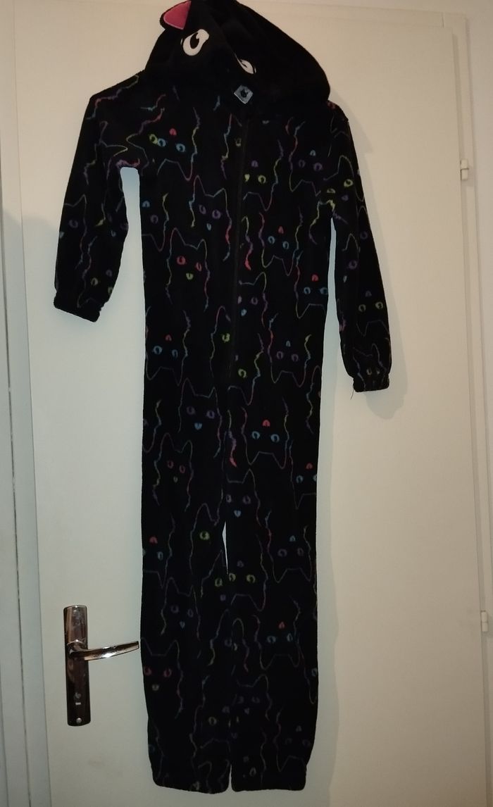 Combinaison pyjama chat taille 122/128
