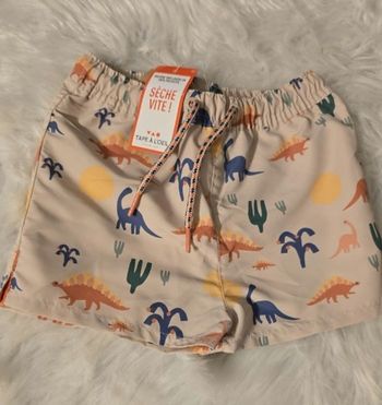 Neuf (non porté) 🏷😍🤩 Short de bain 18 mois garçon 🤩😍💙