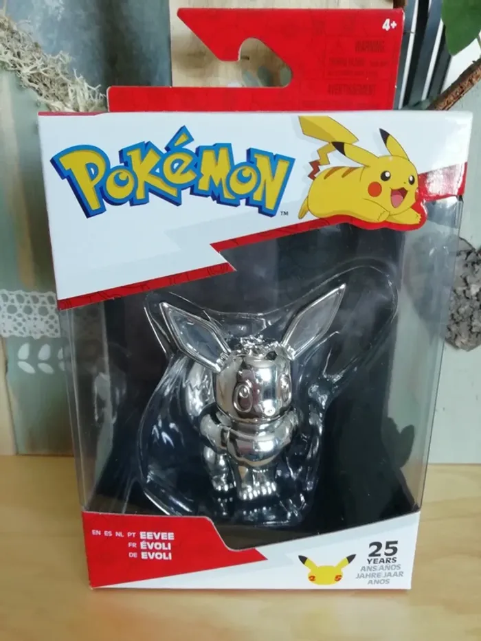Lot figurines Pokémon pokemon anniversaire 25th argent Pikachu Evoli Osselait Rondoudou - photo numéro 4