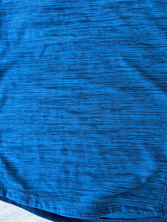 T shirt bleu décathlon 5/6 ans - photo numéro 7