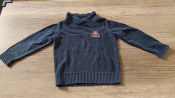 Pull tape à l'oeil 3 ans