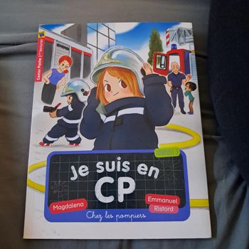 Livre  Chez les pompiers 