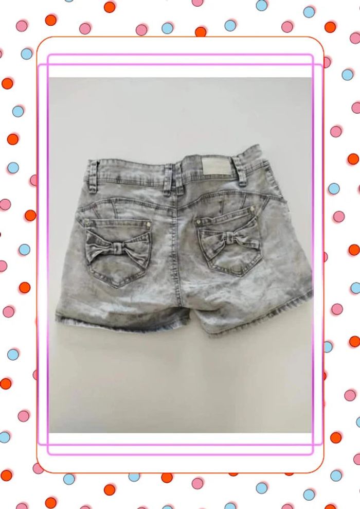 Short gris - photo numéro 3