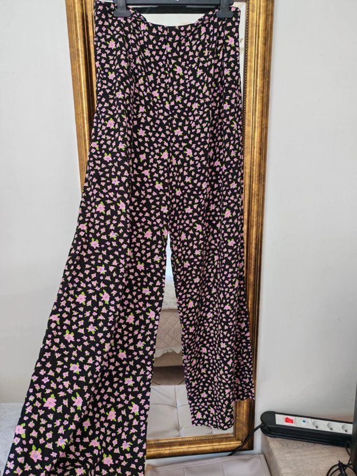 Pantalon fleurie neuf - photo numéro 9