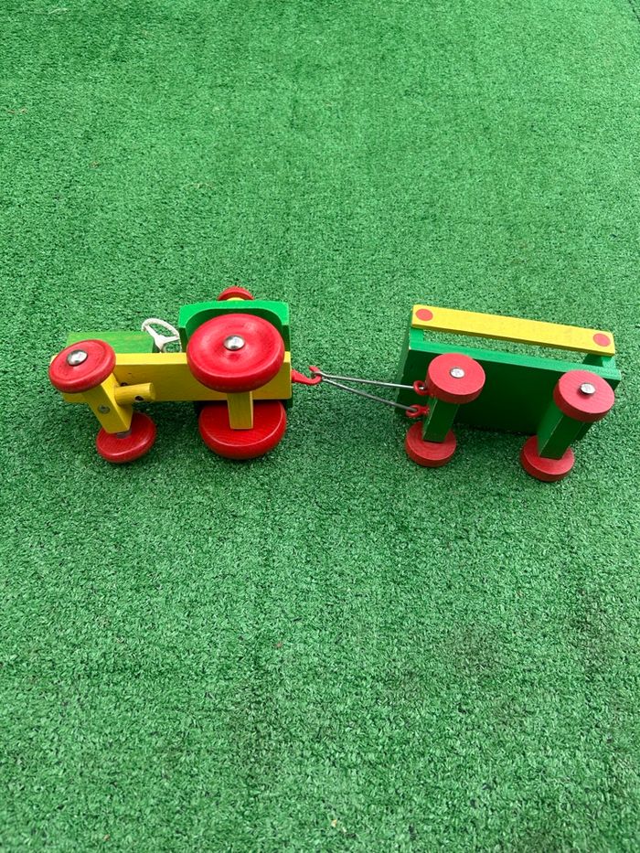Jouet tracteur en bois vintage avec remorque - photo numéro 3