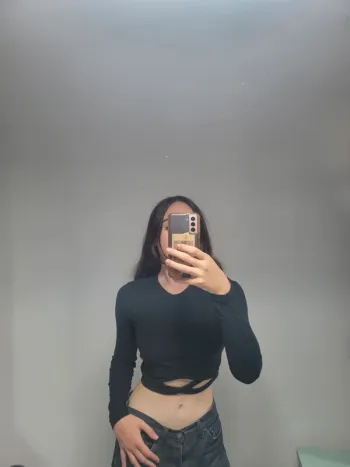 Haut noir bershka avec des bandes croisées