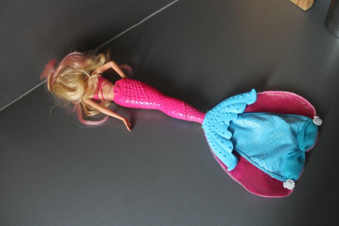 Figurien Barbie Sirène Magique 2013 - photo numéro 4