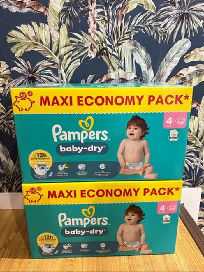 Lot de 2 maxi packs Pampers Baby-Dry taille 4, soit 216  couches