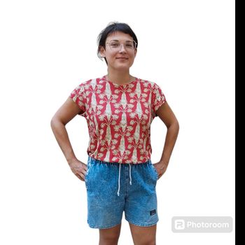 Tee shirt à motifs taille L
