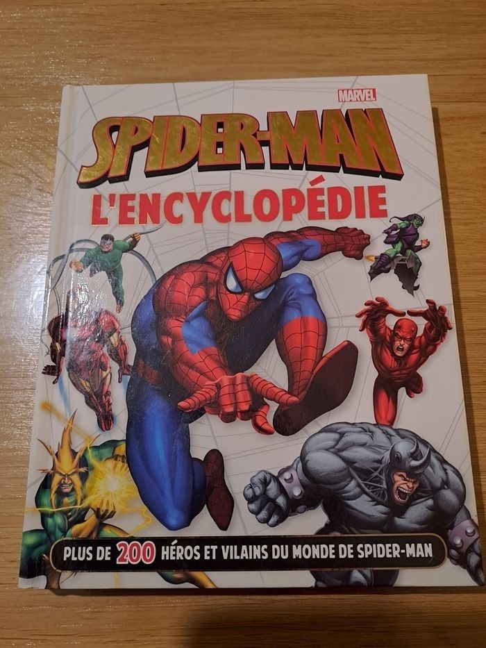 Livre  spider-man l'encyclopédie neuf