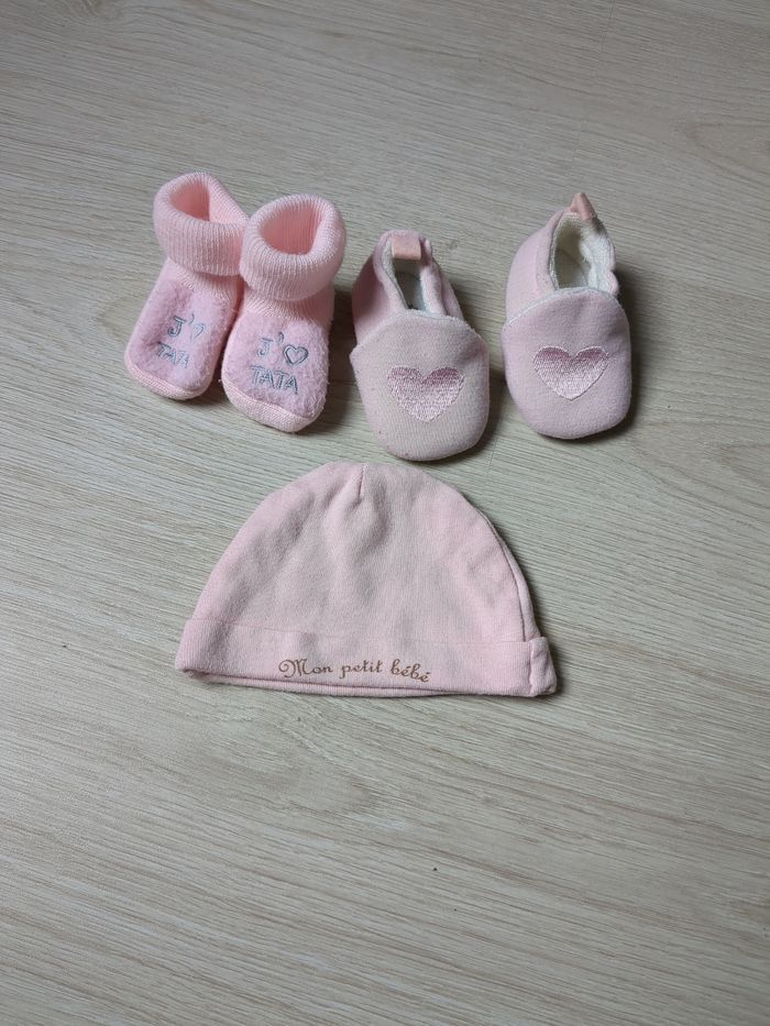 Bonnet chaussons naissance rose