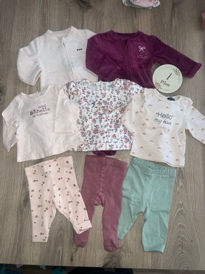 Lot vêtement fille 1 mois
