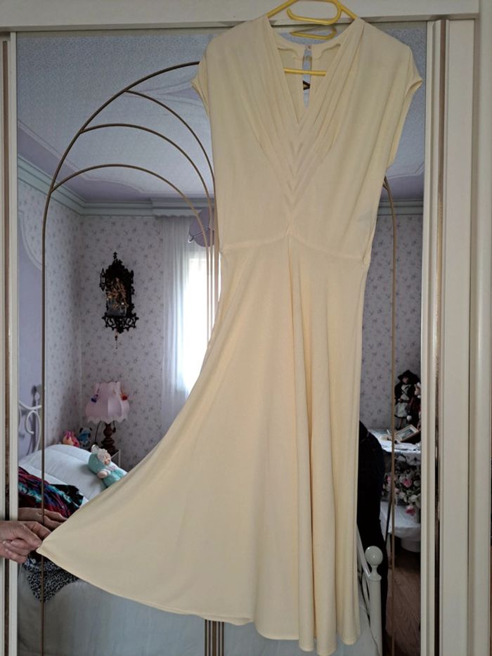 Robe jaune légère - photo numéro 6
