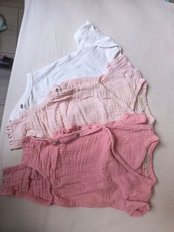 3 bodies taille 3 mois